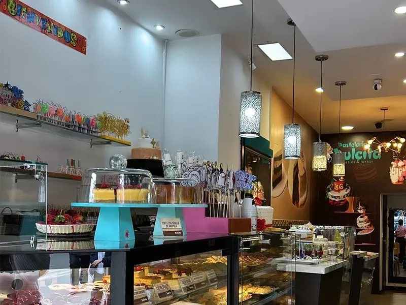 Fachada Dulcita Fontibón - entrada principal de pastelería en Fontibón